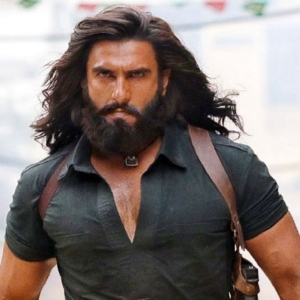 বক্স অফিস কাঁপিয়ে এবার বিশ্বজয়! আন্তর্জাতিক চার্টে ইতিহাস গড়ল ‘ধুরন্ধর’, হলিউডকেও টক্কর দিচ্ছে আদিত্য ধরের সিনেমা