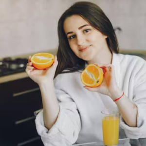 সকালে ফলের রস খাচ্ছেন? লাভের চেয়ে ক্ষতিই বেশি হচ্ছে তা কী জানেন?