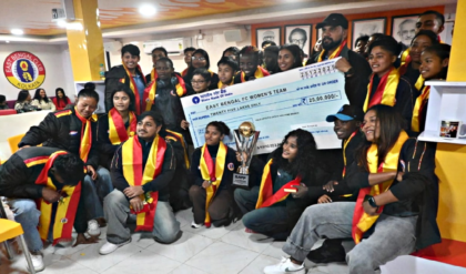 সাফ জয়ী কন্যাদের ২৫ লক্ষের সম্মান ইস্টবেঙ্গলের! শতবর্ষের মুদ্রায় বরণ সুলঞ্জনা-ফাজিলাদের