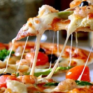 বার্গার-পিজ্জা রোজ খাচ্ছেন? অজান্তেই কমছে না তো আপনার আয়ু! জানুন