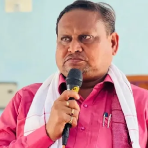 “মেয়ের জামাইয়ের গায়ে হাত দিলে ছাড়ব না!” পুলিশের ওপর ক্ষোভ উগরে হাইকোর্টে হুমায়ুন কবীর