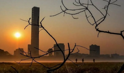 বর্ষবরণে বরফবৃষ্টির পূর্বাভাস! উত্তরবঙ্গে শ্বেতশুভ্র পাহাড়, দক্ষিণে কি তবে কমবে হাড়কাঁপানো ঠান্ডা?