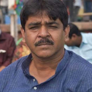 নির্বাচন কমিশনারকে ‘অপদার্থ’ বলে তোপ শওকতের! প্রাণহানির দায় কমিশনের? ভাঙড়ে চরম উত্তেজনা