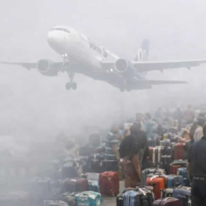 শৈত্যপ্রবাহে কাঁপছে দিল্লি, থমকে গেল ২০০ বিমান! বছরের শেষবেলায় কি বরফে ঢাকবে উত্তর ভারত?