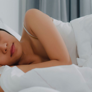 বিছানায় ছটফটানির দিন শেষ! ঘুমিয়ে পড়ার জাদুই ট্রিক শিখেনিন