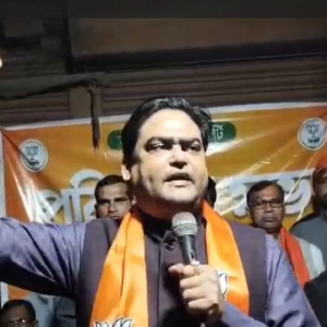 শান্তনুর ‘ভোট বিসর্জন’ মন্তব্যে রণক্ষেত্র ঠাকুরবাড়ি! মমতাবালার সমর্থকদের মারধরের অভিযোগ