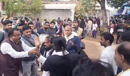 ভোটার তালিকা থেকে নাম বাদ যাওয়াই কাল! ঠাকুরবাড়িতে শান্তনু-মমতাবালা অনুগামীদের রক্তক্ষয়ী লড়াই