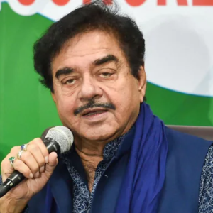 “ইউনূস ন্যায়বিচার করবেন!”— উত্তাল বাংলাদেশ ইস্যুতে এবার মুখ খুললেন শত্রুঘ্ন সিনহা, তুঙ্গে বিতর্ক