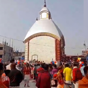 পৌষমেলা আর বড়দিনের ‘ডাবল ধামাকা’! তারাপীঠে রেকর্ড ভিড় সামলাতে মাঝরাত অবধি খোলা থাকছে মন্দির