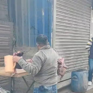 ক্রিসমাসে ডানলপ ব্রিজে তুলকালাম! প্রকাশ্যে জুয়ার আসর থেকে বাস কর্মীকে বন্দুকের বাটে মার, লুঠপাঠ