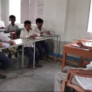 হাওড়ার ‘বিদ্যাসাগর’! একা হাতেই গ্রামকে বানালেন শিক্ষার মক্কা, সন্তোষ দাসের অবিশ্বাস্য লড়াই