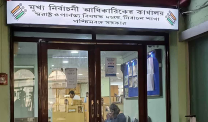 ভোটের আগেই বিপত্তি! কমিশনের কাজে ‘না’ ১০০ মাইক্রো অবজার্ভারের, তীব্র চাঞ্চল্য রাজ্যে