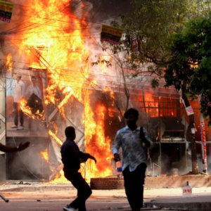 “কেউ আপনাদের রক্ষা করতে পারবে না!” বাংলাদেশে হিন্দুদের বাড়ি জ্বালিয়ে চরম হুঁশিয়ারি মৌলবাদীদের