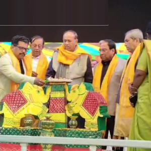 “আবার বিধায়ক হওয়ার ভুল করবেন না!” নৈহাটির মঞ্চে পার্থ ভৌমিককে সটান হুঁশিয়ারি সুব্রত বক্সির?