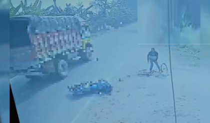 রক্তাক্ত তেহট্ট! সাইকেল আরোহীকে বাঁচাতে গিয়ে প্রাণ গেল ২৩ বছরের তরুণের, শিউরে ওঠা সিসিটিভি ফুটেজ ভাইরাল