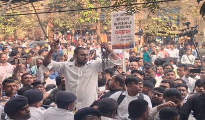 কলকাতায় ধুন্ধুমার! ওপার বাংলায় হিন্দু খুনের প্রতিবাদে উত্তাল রাজপথ, পুলিশের লাঠিচার্জে আহত বহু