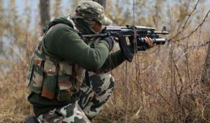 টমেটো কেচাপের বোতলে বন্দি যীশু-স্যান্টা! বড়দিনের আগে বাঁকুড়ার শিল্পীর তাক লাগানো সৃষ্টি