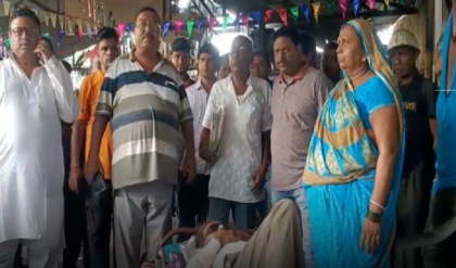 হাহাকার! শীতের রাতেও জলের জন্য পথ অবরোধ, অন্ডালে ইসিএল আবাসনবাসীর ক্ষোভ