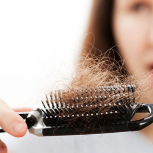 টাক পড়ার ভয়? দামী লোশন নয়, চুল পড়া রুখতে এই ৫টি খাবারেই লুকিয়ে আসল ম্যাজিক!