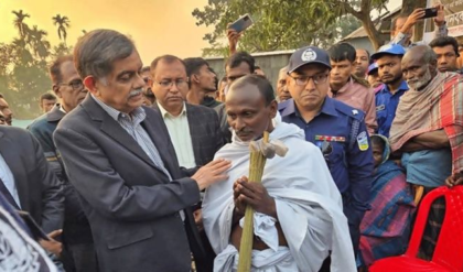 বাংলাদেশে হিন্দু যুবক দীপু দাসের নৃশংস হত্যাকাণ্ড! চাপের মুখে পড়ে পরিবারের দায়িত্ব নিচ্ছে ইউনুস সরকার