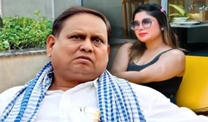 বালিগঞ্জে নিশার বদলে মামাকে কেন প্রার্থী করলেন হুমায়ূন? ‘খোলামেলা ভিডিও’ বনাম ‘ধর্মীয় পরিচয়’-এর লড়াইয়ে উত্তাল বঙ্গ রাজনীতি