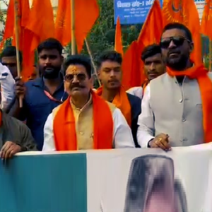 খোল-করতাল হাতে ভারত-বাংলাদেশ সীমান্তে হিন্দুদের গর্জন! দীপু দাস হত্যার প্রতিবাদে উত্তাল মালদহ