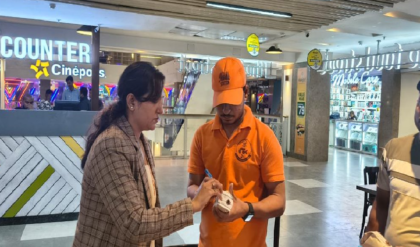 ৩ দিনেই গ্রাহকদের আস্থা ফিরল! স্যানিটেশন জনিত ত্রুটি সারিয়ে লখনউয়ের কেএফসি আউটলেট আবার খুলল