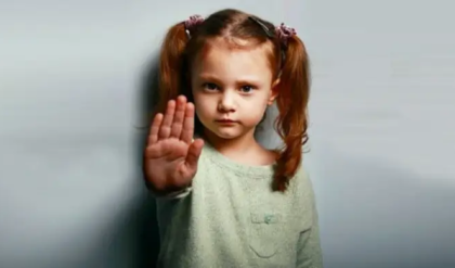 ‘ভালো স্পর্শ-মন্দ স্পর্শ সম্পর্কে শিশুকে সঠিক জ্ঞান দিতে যা করবেন?