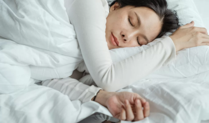 জামাকাপড় খুলে শোওয়ার অভ্যাসে শরীরের কি কি উপকারিতা হতে পারে, দেখুন