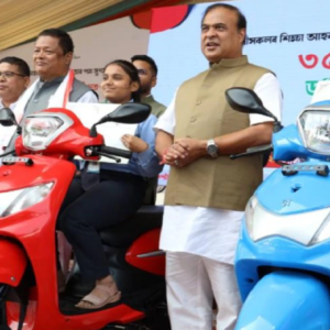 উচ্চ মাধ্যমিকে ৮০ শতাংশ নম্বর পেলেই স্কুটার! আসাম সরকারে ১১,২৫০ পড়ুয়ার হাতে চাবি তুলে দিলেন মুখ্যমন্ত্রী হিমন্ত বিশ্ব শর্মা