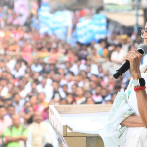 ‘এসআইআর, এনআরসি মানি না’! কোচবিহারের সভা থেকে চ্যালেঞ্জ মমতার, ‘কেউ বাংলা থেকে বিতাড়িত হবেন না’