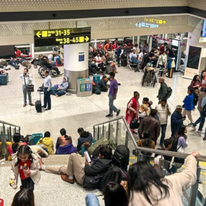 যাত্রী ভোগান্তি চরমে: চেন্নাই, মুম্বই বিমানবন্দরে লম্বা লাইন! কবে স্বাভাবিক হবে ইন্ডিগো পরিষেবা, কী বলছে বিমান সংস্থা?