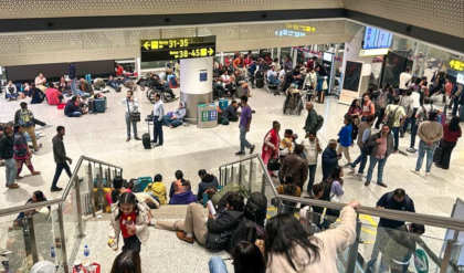 যাত্রী ভোগান্তি চরমে: চেন্নাই, মুম্বই বিমানবন্দরে লম্বা লাইন! কবে স্বাভাবিক হবে ইন্ডিগো পরিষেবা, কী বলছে বিমান সংস্থা?