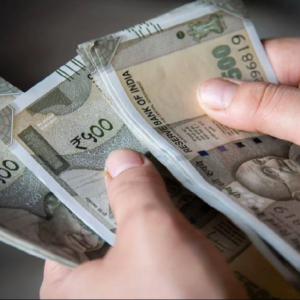 হঠাৎ টাকার প্রয়োজন? পার্সোনাল লোন নেওয়ার আগে মাত্র ০.৫% সুদের হারে বাঁচতে পারে ২৯,০০০ টাকা!