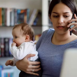 মাতৃত্বকালীন ছুটির পর কাজে ফিরছেন, এটা কী আদেও স্বাস্থ্যের জন্য ভালো?