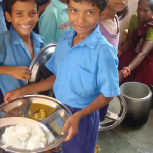 গ্যাস সিলিন্ডার চুরি, স্কুলে ফিরল কাঠ-কুটো! মিড ডে মিলের রান্না নিয়ে বারুইপুরে শিক্ষক-পড়ুয়াদের চরম দুর্ভোগ