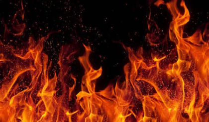 সকালে বাজার খোলার আগেই ‘আগুন-তাণ্ডব’! কলকাতার গুলশন কলোনিতে একাধিক দোকান-গুদাম ছাই, আতঙ্কিত ঘনবসতির বাসিন্দারা