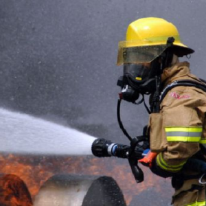 ভয়ঙ্কর অগ্নিকাণ্ড: আনন্দপুরের গুলশন কলোনির বহুতলে দাউদাউ আগুন! রঙের গুদাম থেকে ছড়াল শিখা, নামল দমকলের ১০টি ইঞ্জিন