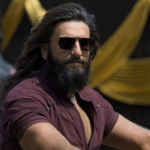 ‘এন্টারটেনমেন্ট, এন্টারটেনমেন্ট, এন্টারটেনমেন্ট’! রণবীর সিংয়ের ‘ধুরন্ধর’ দেখে মুগ্ধ দর্শক, ৪/৫ স্টার রেটিং নেটপাড়ায়