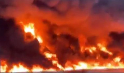 SIR আবহের মাঝে ভয়াবহ আগুন, গুলশন কলোনিতে ঘন জনবসতিপূর্ণ এলাকায় বিধ্বংসী অগ্নিকাণ্ড, আতঙ্কিত স্থানীয়রা