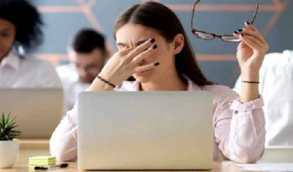 চোখে অস্বস্তিভাব, একটানা বসে কাজ করেন নাকি? তাহলে জেনেনিন কি করতে হবে আপনাকে