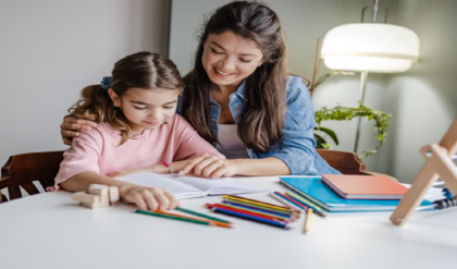 সন্তান পড়ায় মনোযোগ দিচ্ছে না? মনোযোগ গড়ে তুলতে জেনেনিন কি করবেন