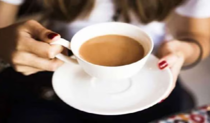 অতিরিক্ত চা পানের অভ্যাস বাড়ায় ক্যানসার নামক রোগ, দাবি গবেষকদের