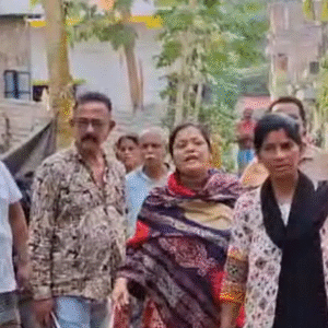 ত্রিভুজ প্রেমের জেরে অমানবিক নির্যাতন! যুবককে রাতভর মারধর, মুত্রত্যাগের পর সোশ্যাল মিডিয়ায় পোস্ট