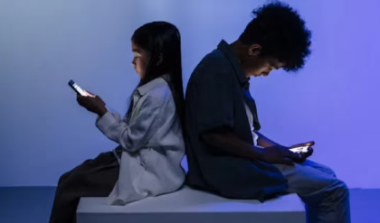 ১৮-র নিচে ফোন নয়, পরা যাবে না হাফ প্যান্টও! উত্তরপ্রদেশে খাপ পঞ্চায়েতের তুঘলকি ফতোয়া