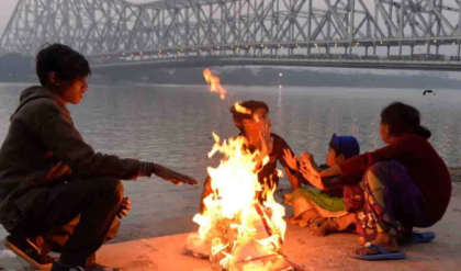 উত্তরে ঘন কুয়াশা, দক্ষিণে কনকনে উত্তুরে হাওয়া; বছরের শেষবেলায় শীতের ‘স্পেল’ রাজ্যে