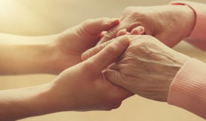 আপনি কি জানেন বৃদ্ধ বাবা মায়ের দেখভালে মেয়েরাই এগিয়ে : সমীক্ষা