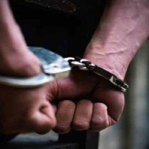 রাতের অন্ধকারে ডাকাতির ছক বানচাল! অস্ত্র, জাল নোট ও চারচাকা গাড়ি সহ বসিরহাটে গ্রেফতার ৫ কুখ্যাত দুষ্কৃতী