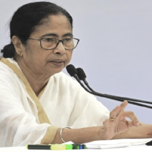 ভোটে নজর! ‘বাংলা আবাস’, ‘রূপশ্রী’ সহ ৯৫ প্রকল্পের কাজ তদারকিতে নবান্নের ২৩ আমলা, কী বলছেন বিরোধীরা?