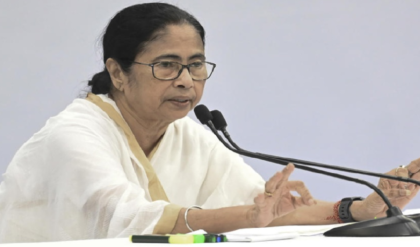 ভোটে নজর! ‘বাংলা আবাস’, ‘রূপশ্রী’ সহ ৯৫ প্রকল্পের কাজ তদারকিতে নবান্নের ২৩ আমলা, কী বলছেন বিরোধীরা?